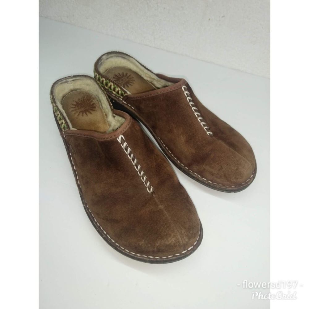 UGG woman sandals size 9